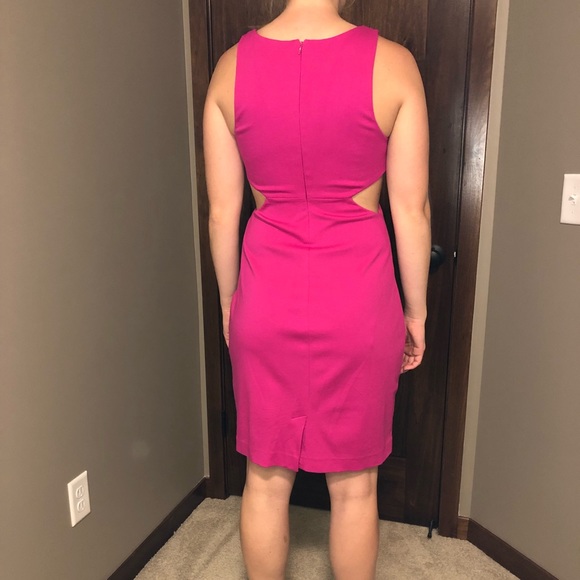 Soft and comfy cut out dress - Picture 2 of 2